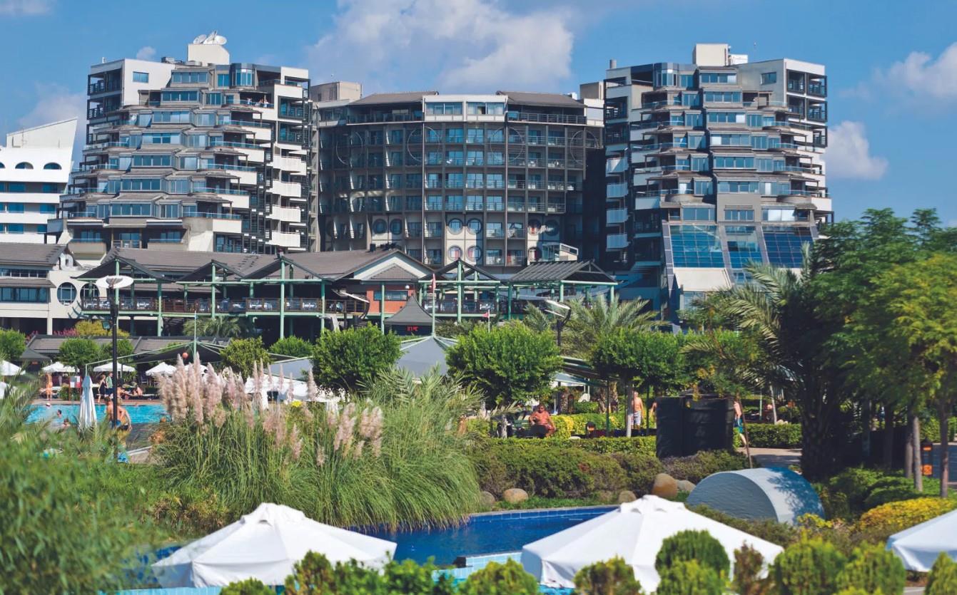 Limak Lara Deluxe Hotel & Resort