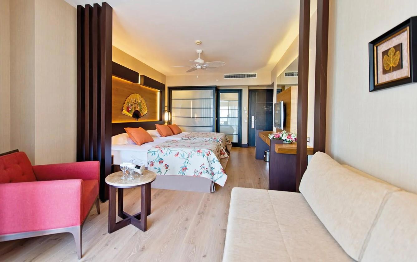 Limak Lara Deluxe Hotel & Resort