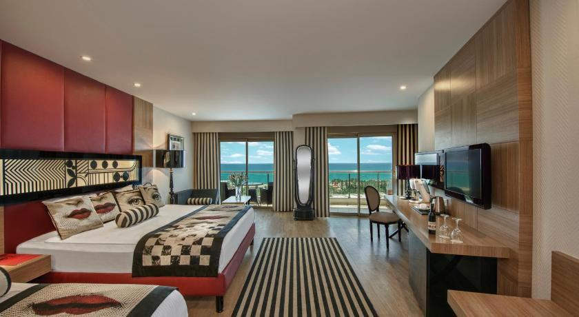 Delphin Imperial Hotel