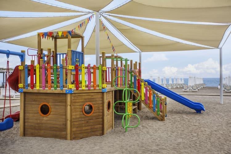 Lara Barut Collection