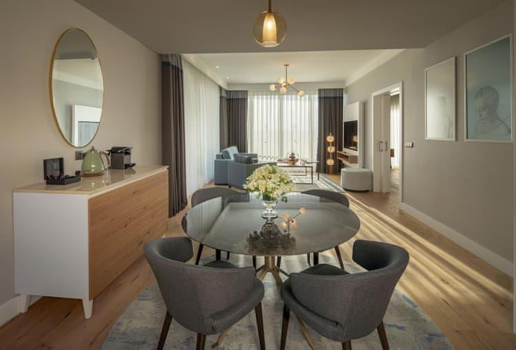 Lara Barut Collection