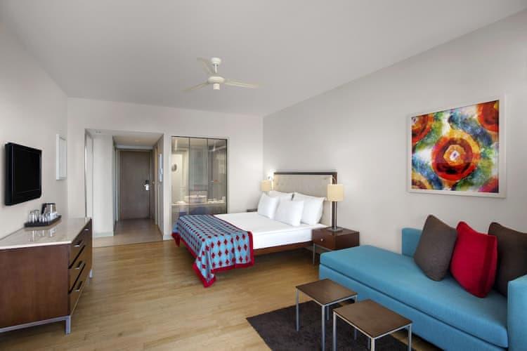 Lara Barut Collection