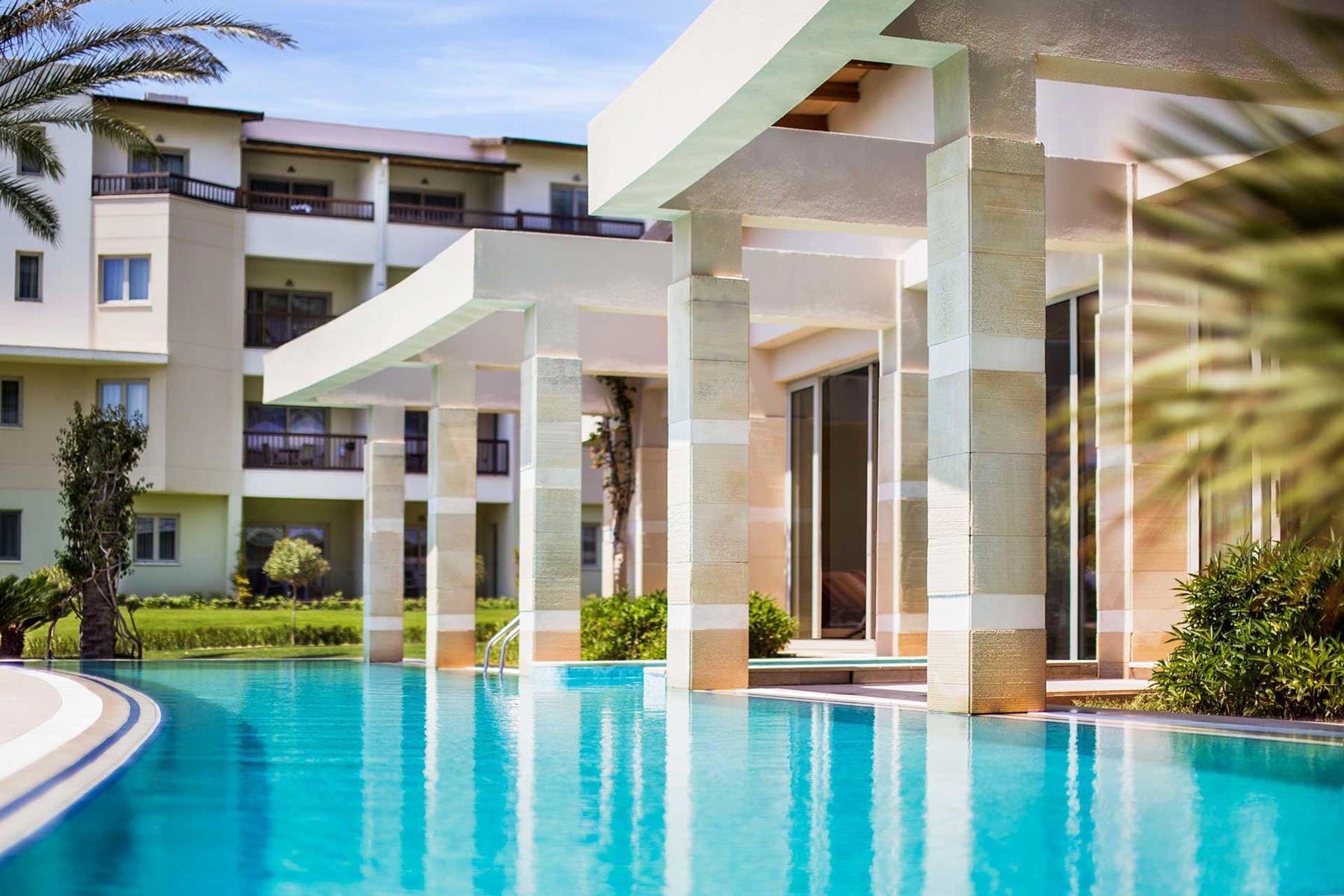 Lara Barut Collection