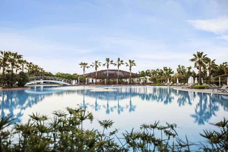 Lara Barut Collection