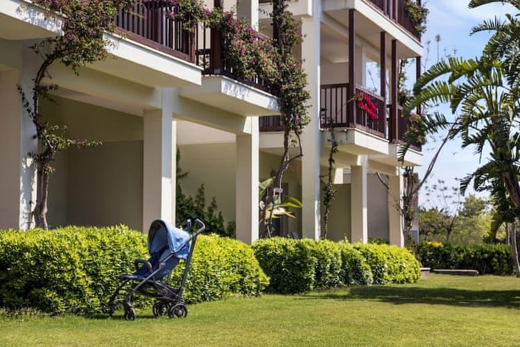 Lara Barut Collection