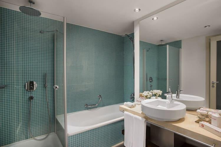 Lara Barut Collection