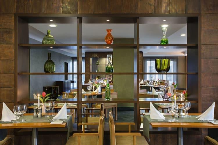 Lara Barut Collection