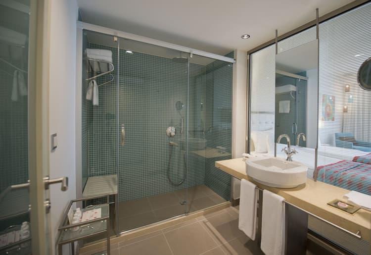 Lara Barut Collection