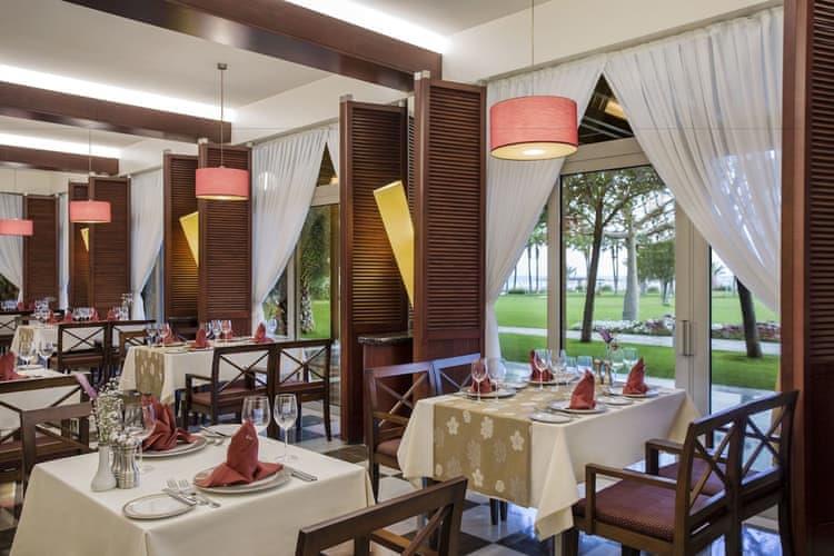 Lara Barut Collection