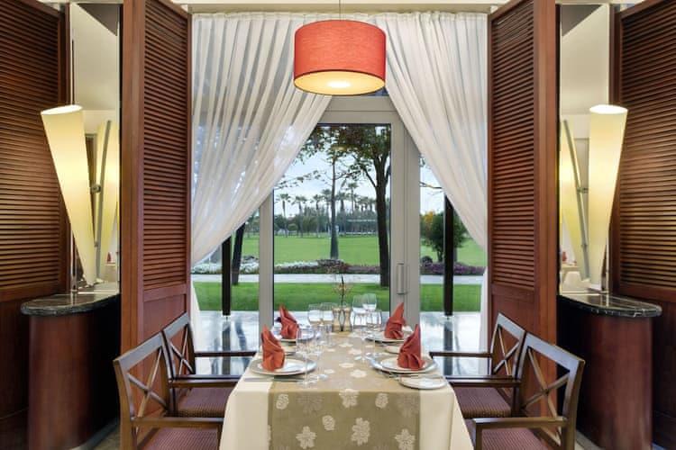 Lara Barut Collection