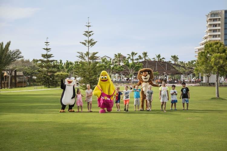 Lara Barut Collection