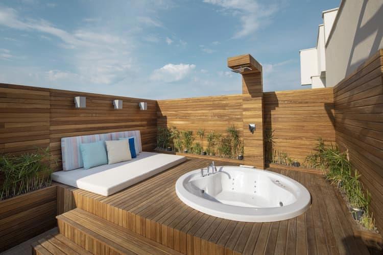 Lara Barut Collection