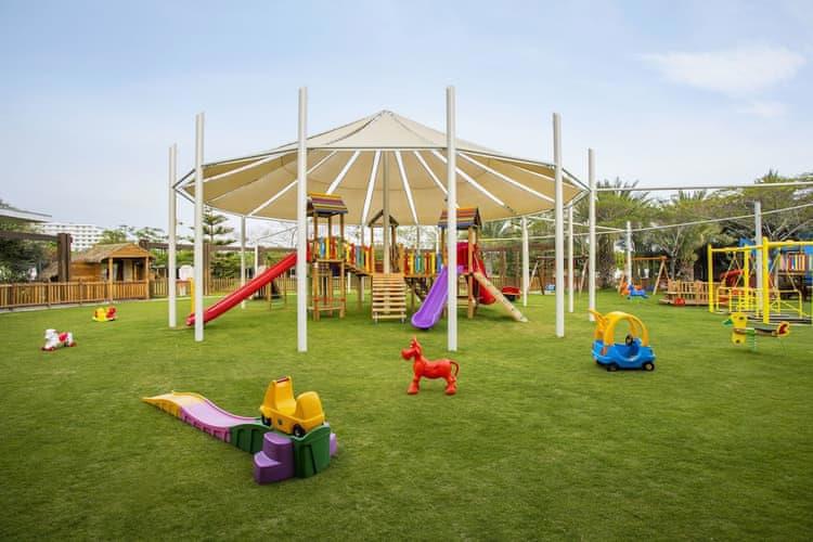 Lara Barut Collection