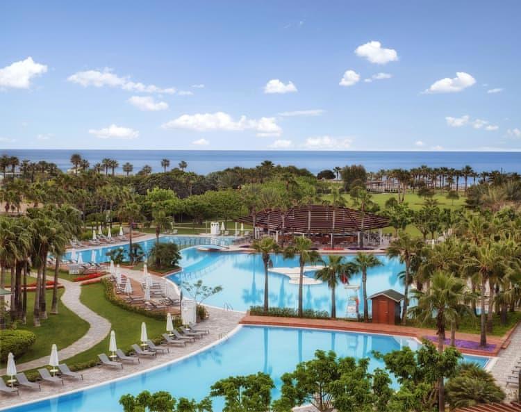 Lara Barut Collection