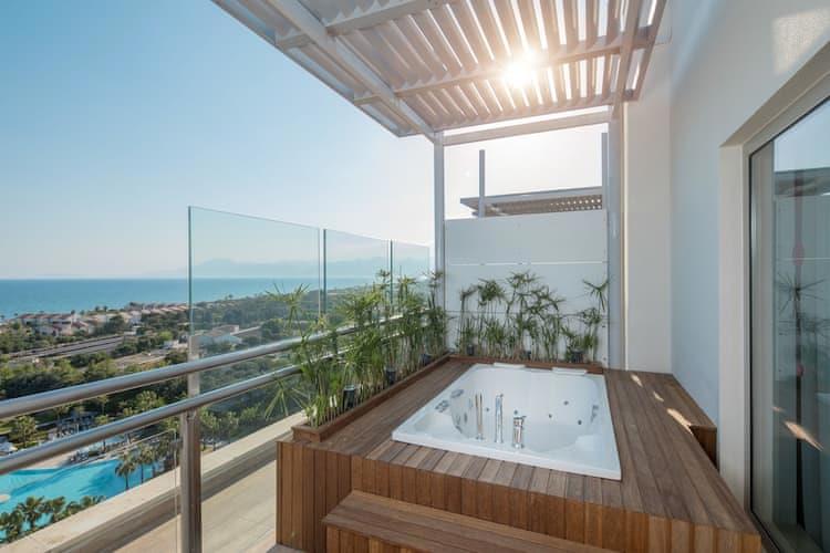 Lara Barut Collection