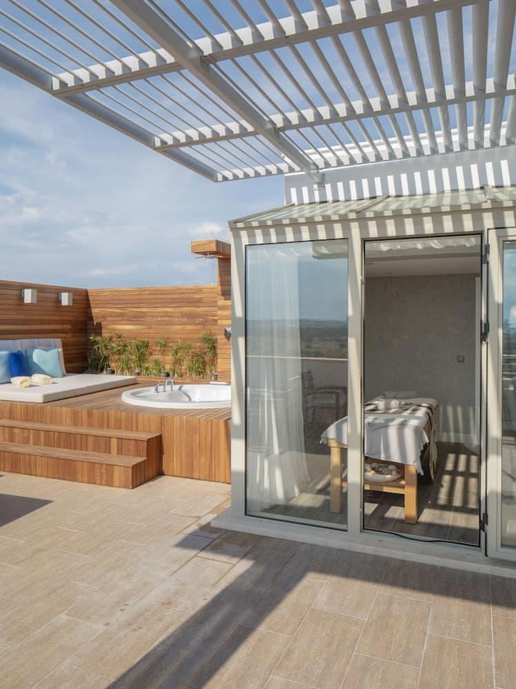 Lara Barut Collection