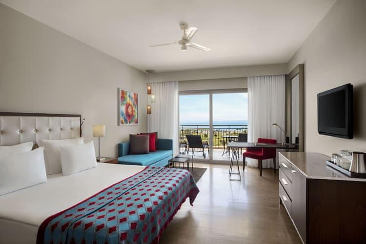 Lara Barut Collection