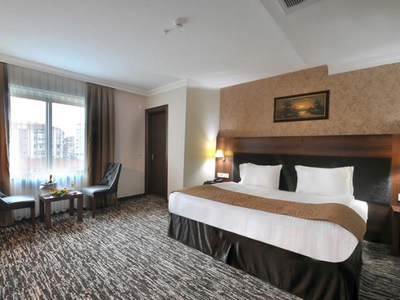 Rhiss Hotel Bostanci