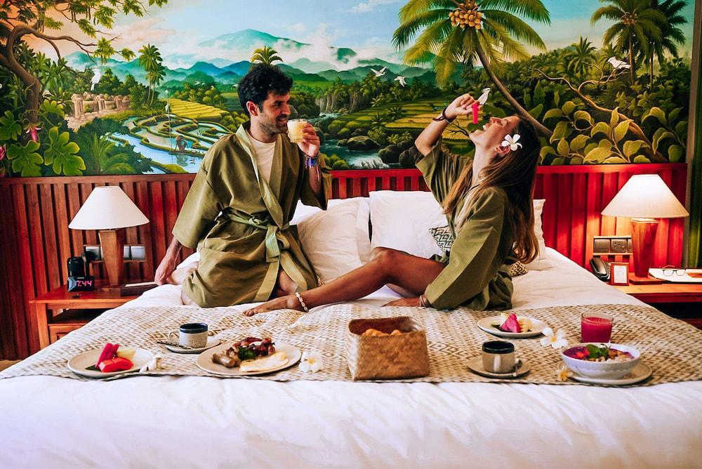 Adiwana Unagi Suites Hotel