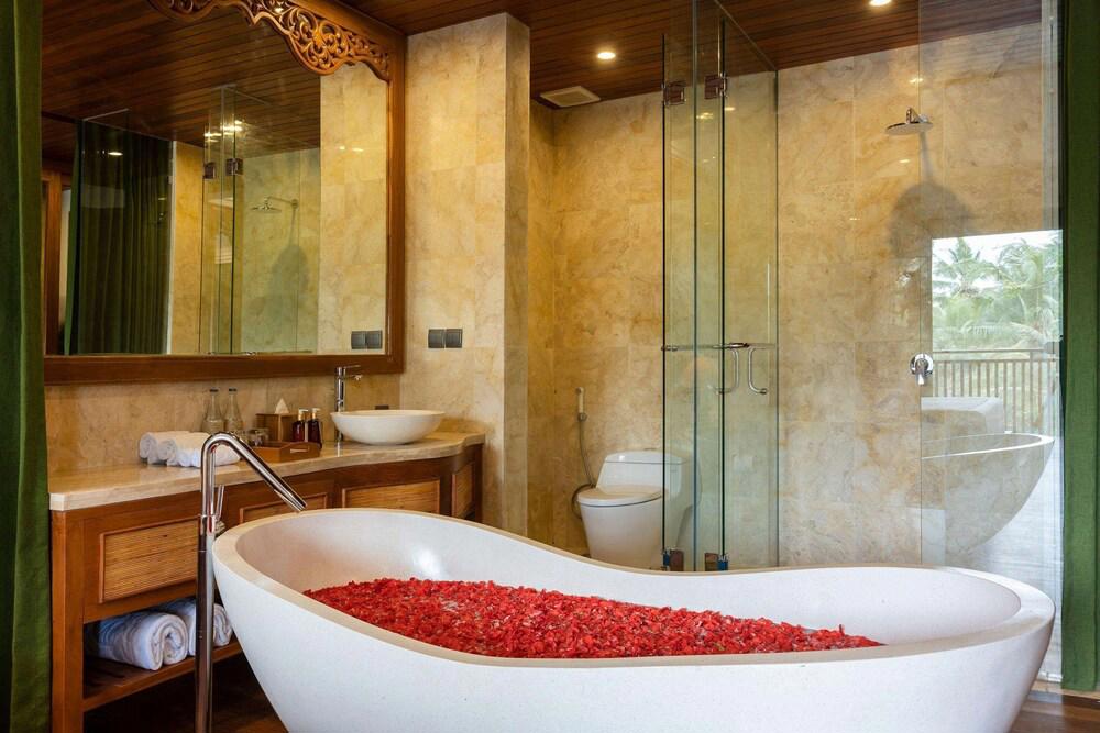 Adiwana Unagi Suites Hotel