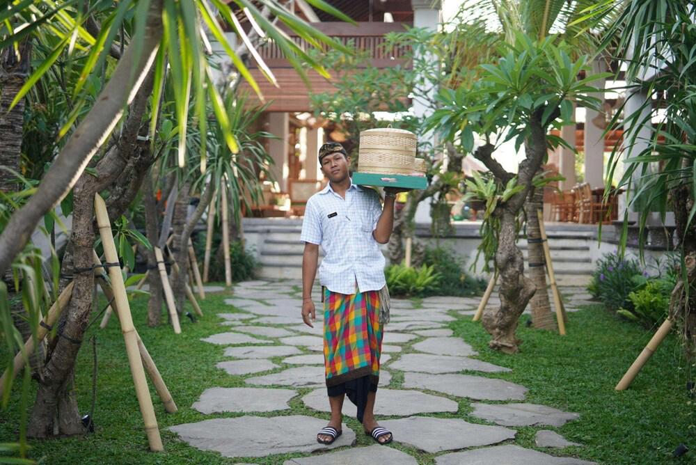 Adiwana Unagi Suites Hotel