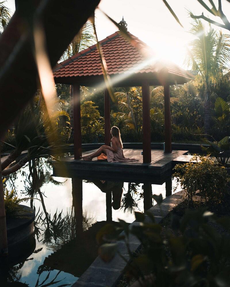 Adiwana Unagi Suites Hotel