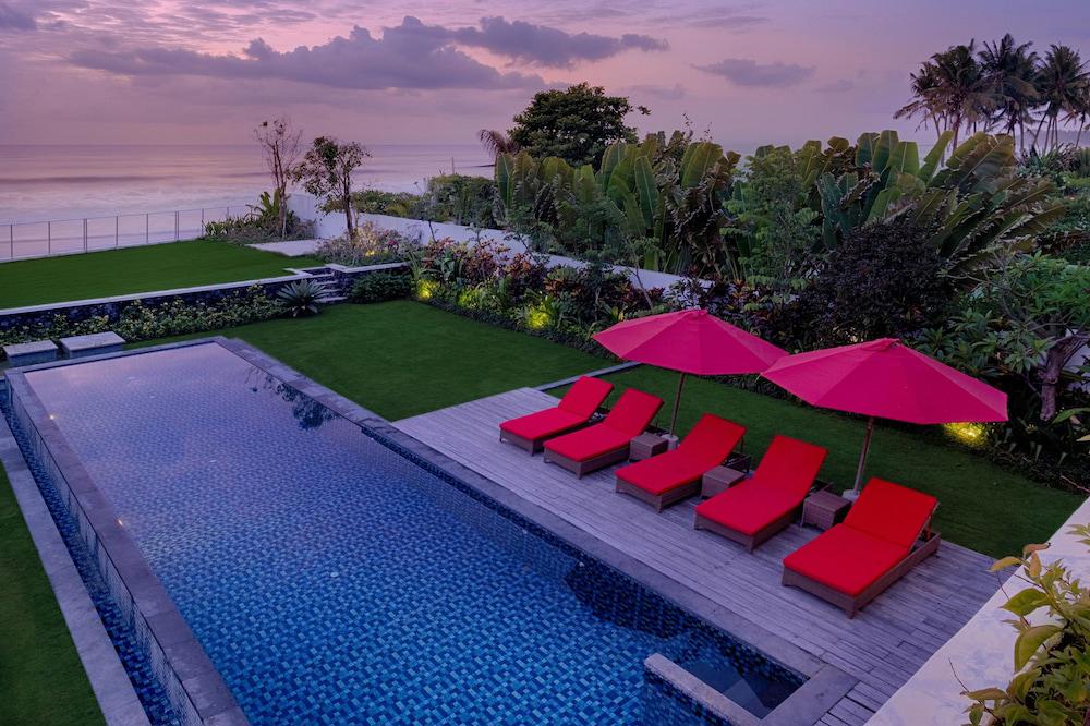 Kutus Kutus Keramas Villa Photos