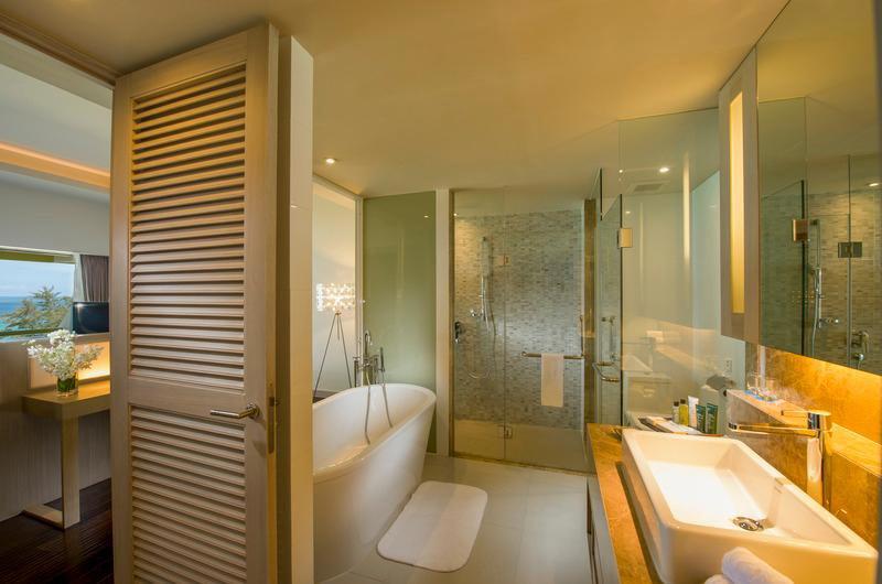 Pullman Phuket Karon Beach Resort