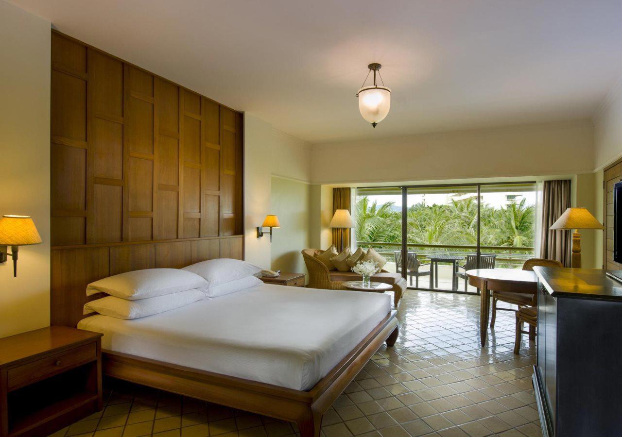 Pullman Phuket Karon Beach Resort