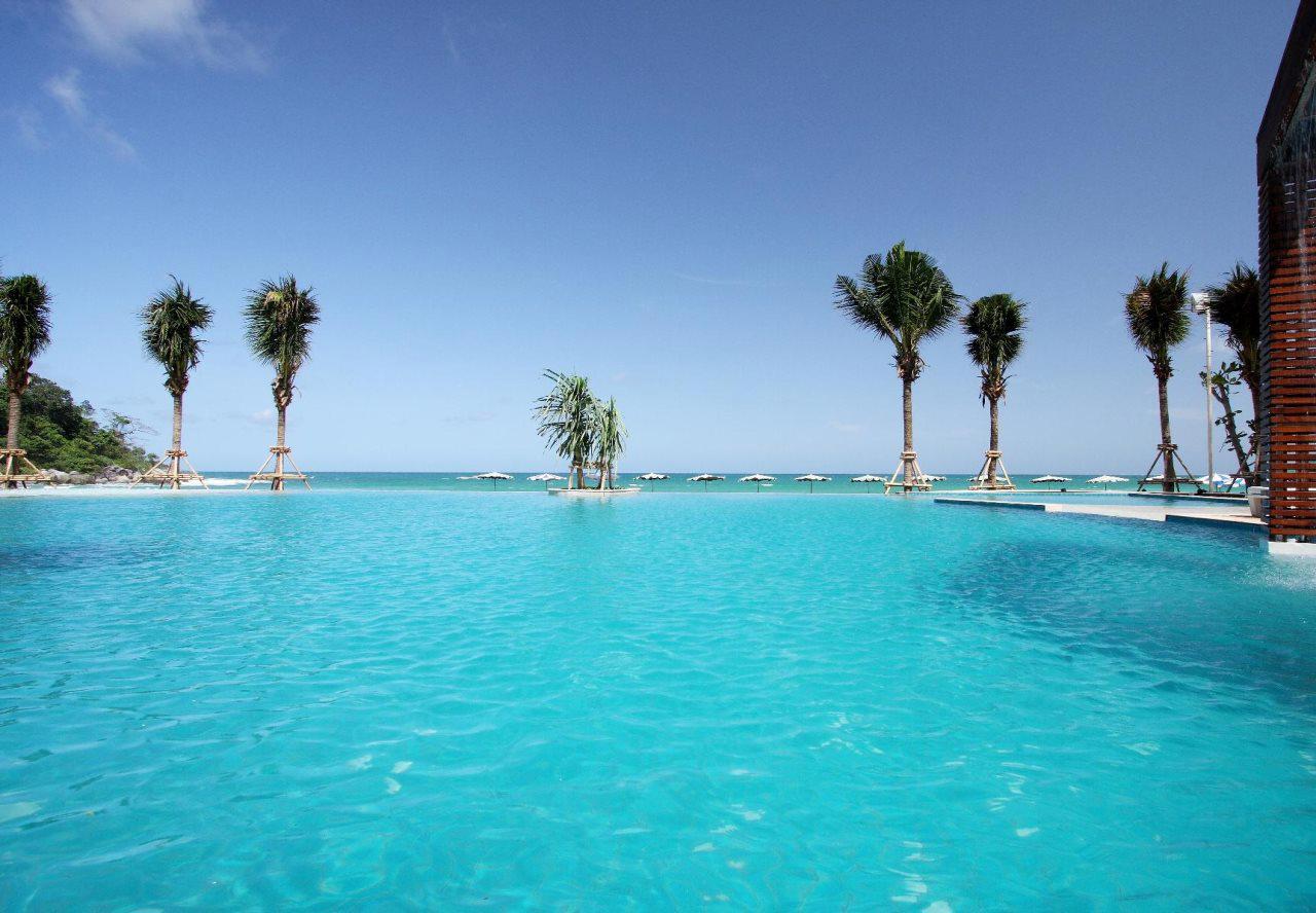 Katathani Phuket Beach Resort