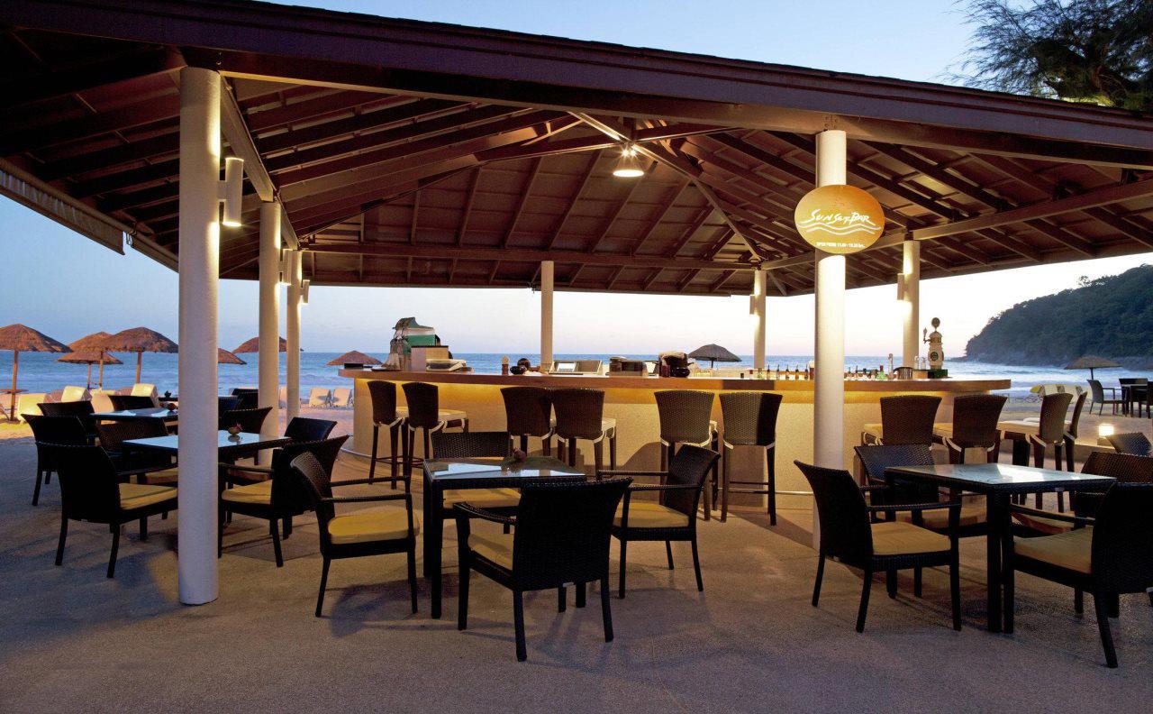 Le Meridien Phuket Beach Resort