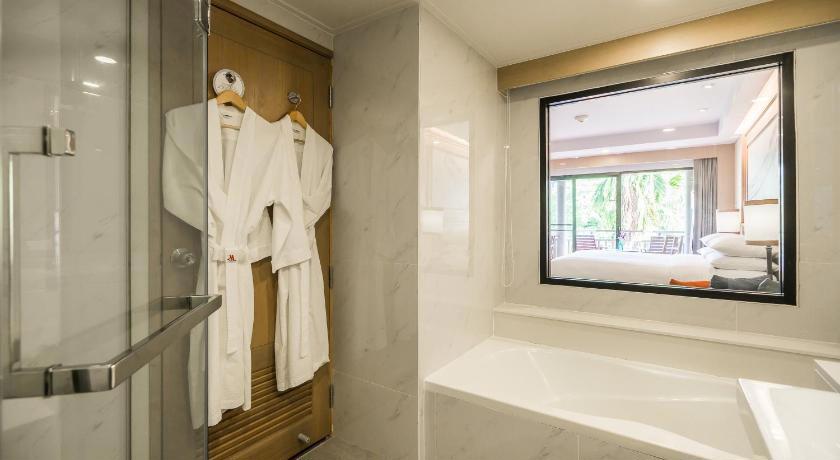 Phuket Marriott Resort & Spa, Merlin Beach