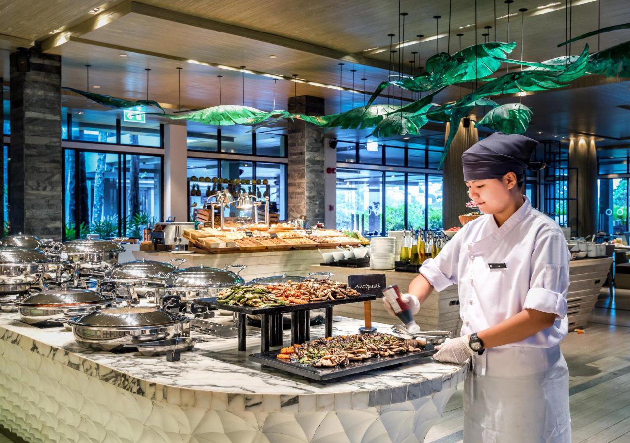 Pullman Phuket Arcadia Naithon Beach