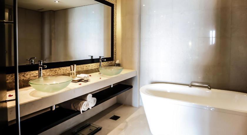 Rixos The Palm Hotel & Suites