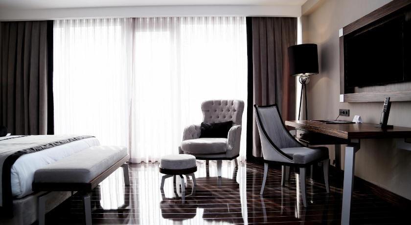 Ramada Hotel & Suites by Wyndham İstanbul Şişli