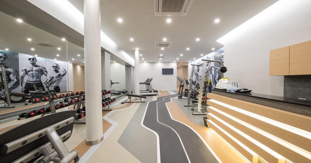 Crest Resort & Pool Villas