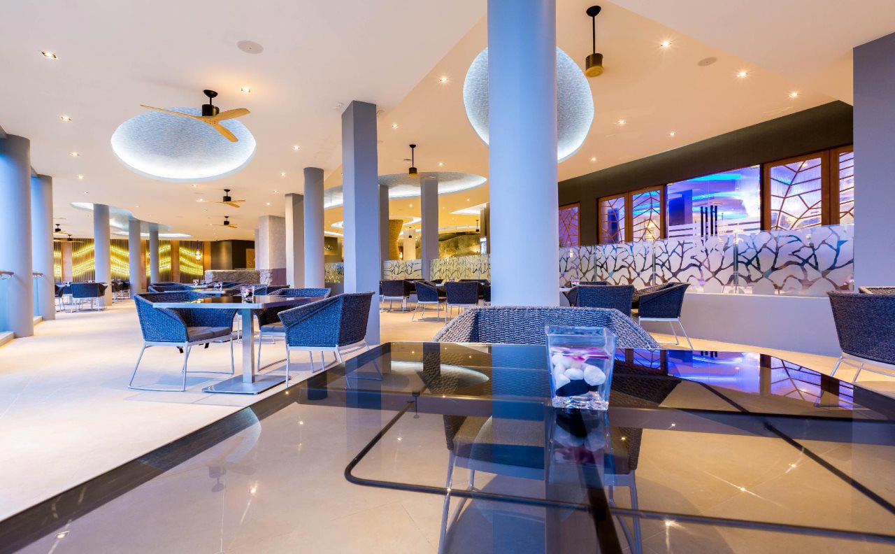 Crest Resort & Pool Villas