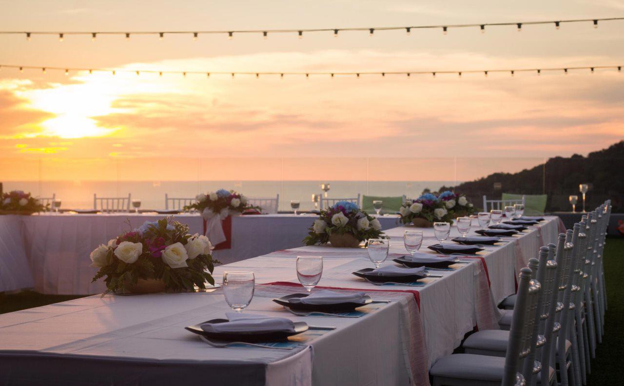 Crest Resort & Pool Villas