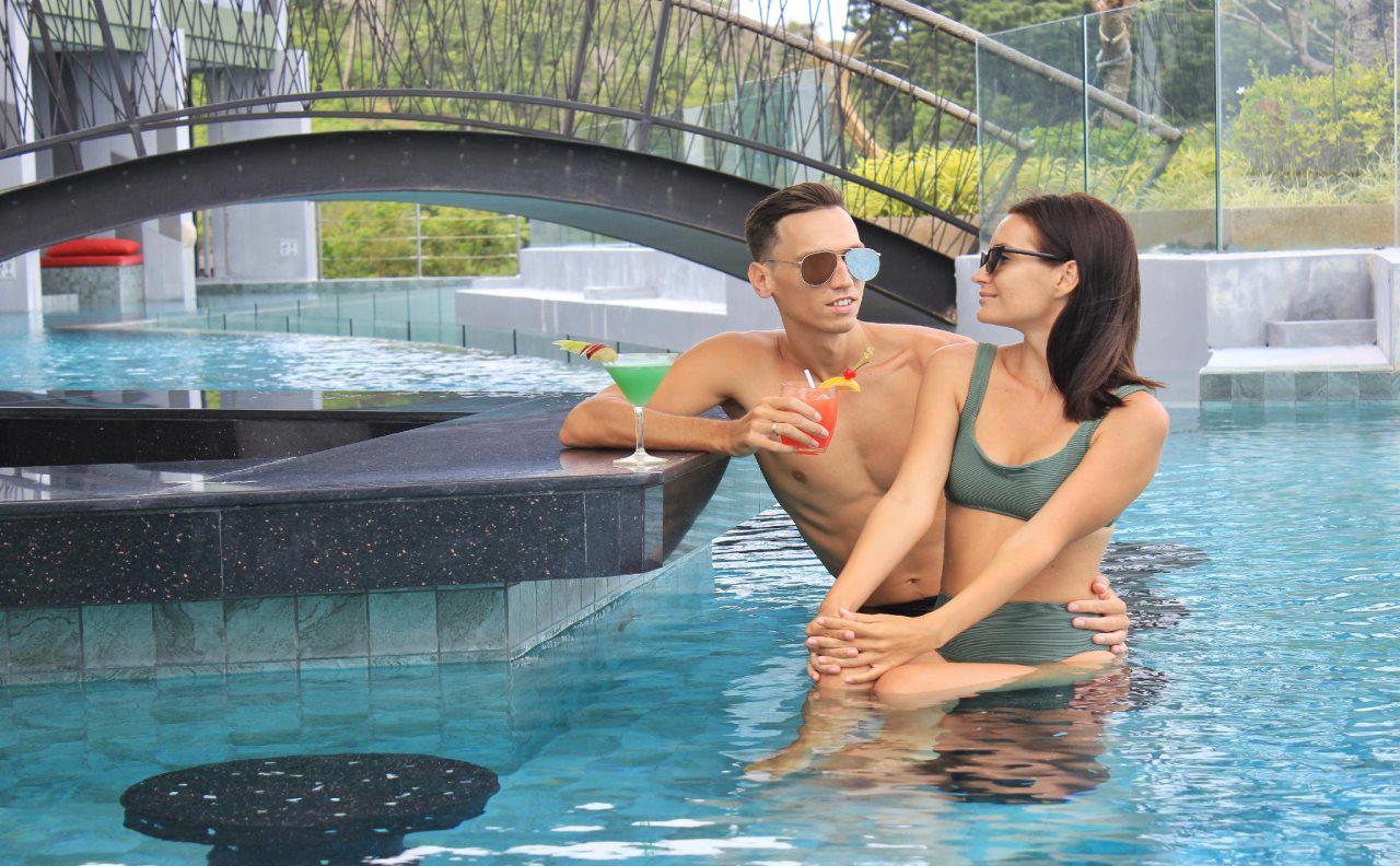 Crest Resort & Pool Villas