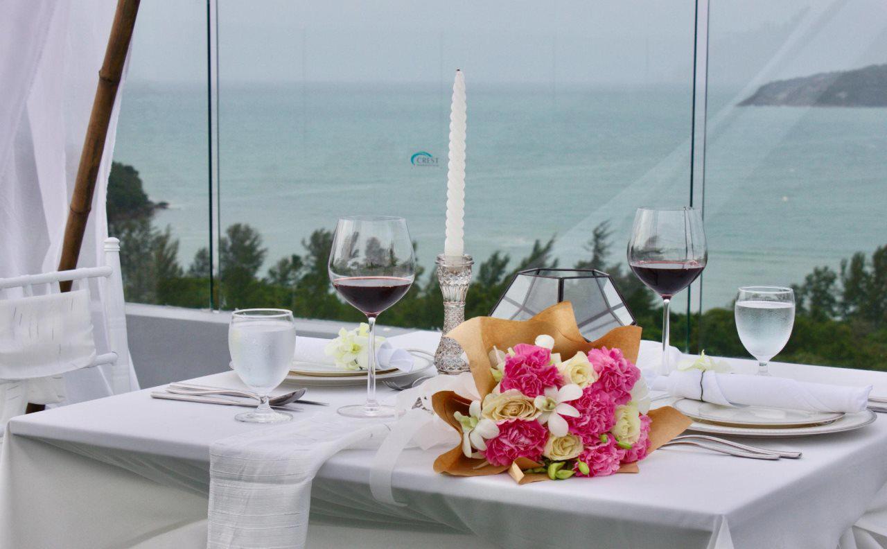 Crest Resort & Pool Villas