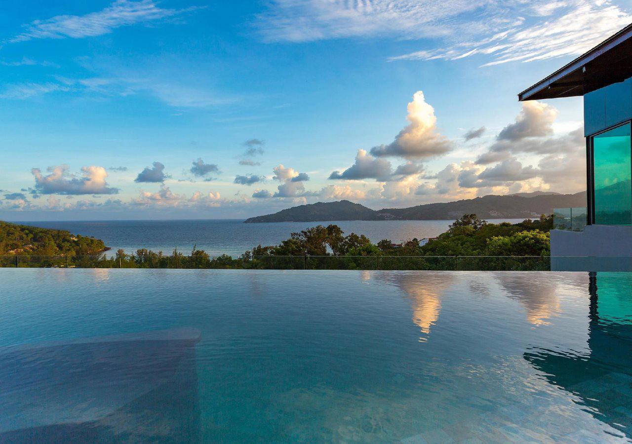 Crest Resort & Pool Villas