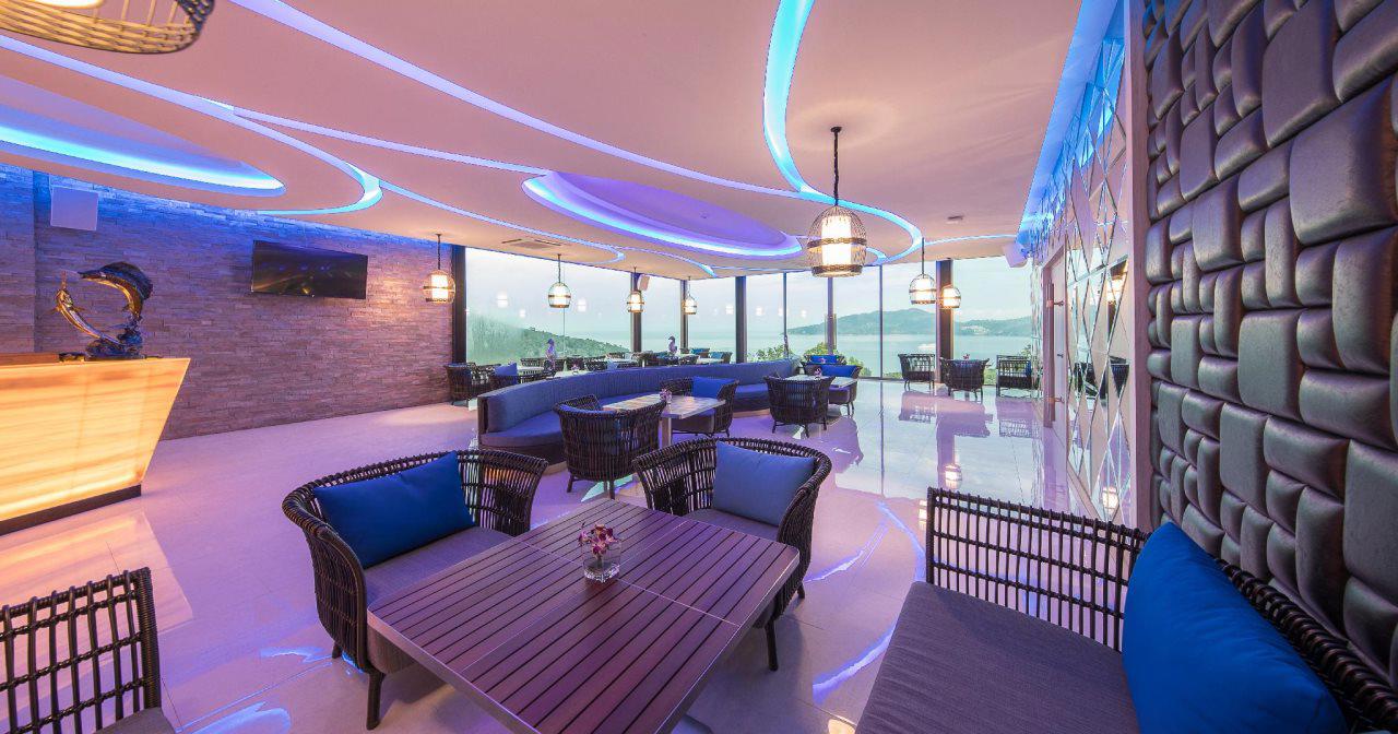 Crest Resort & Pool Villas