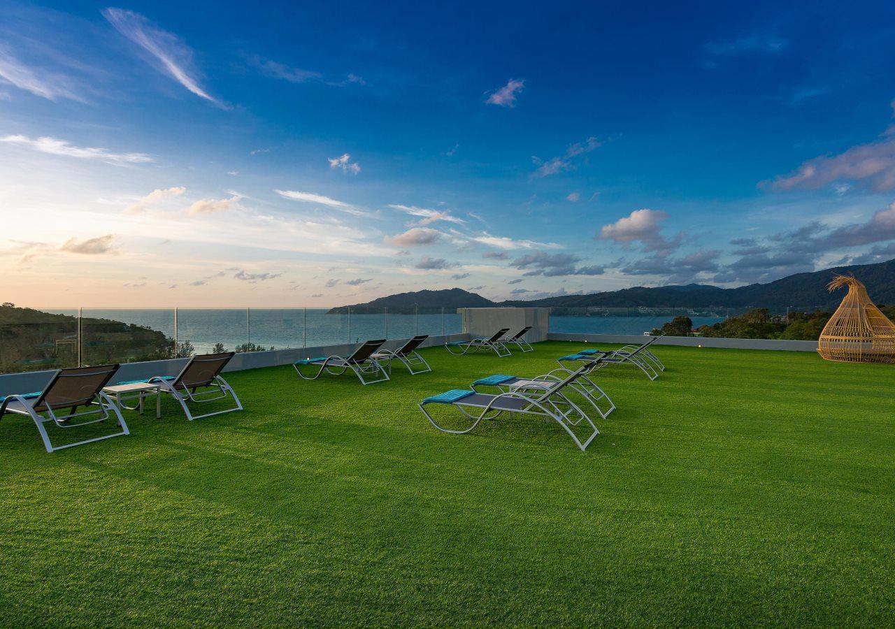 Crest Resort & Pool Villas