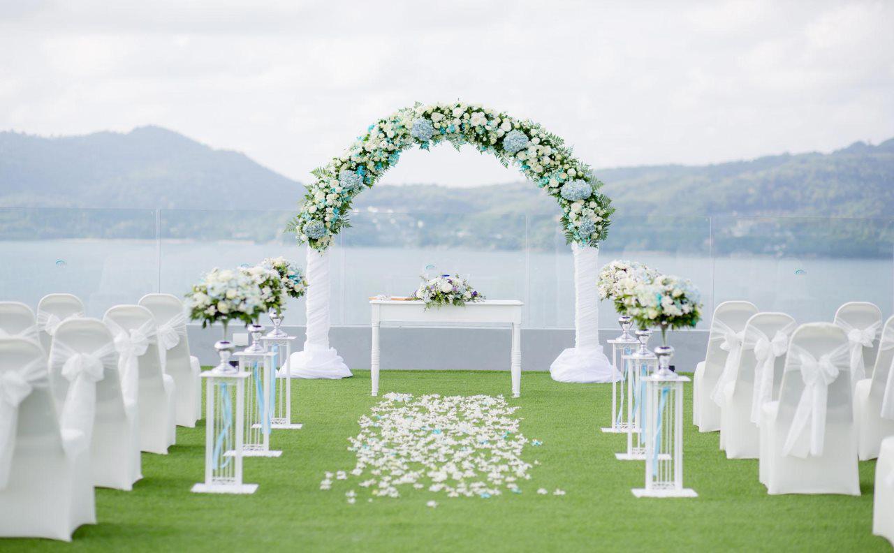 Crest Resort & Pool Villas