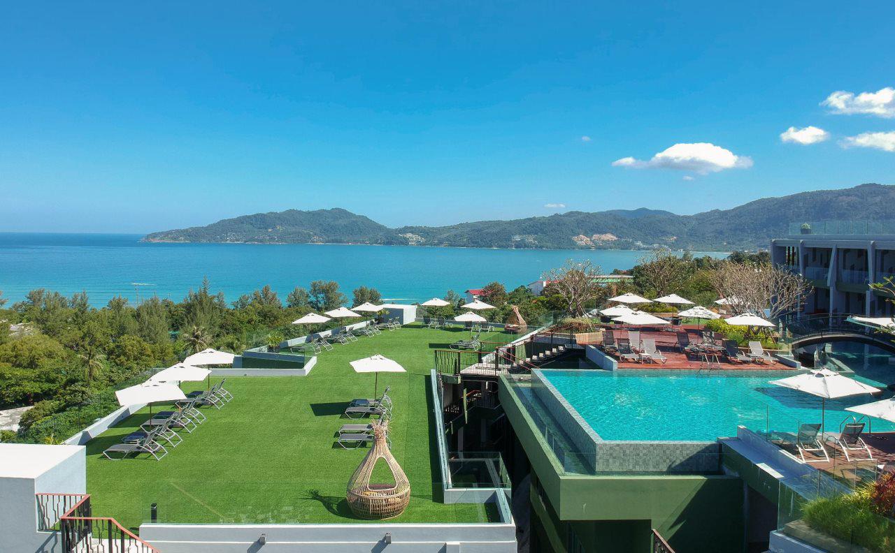 Crest Resort & Pool Villas