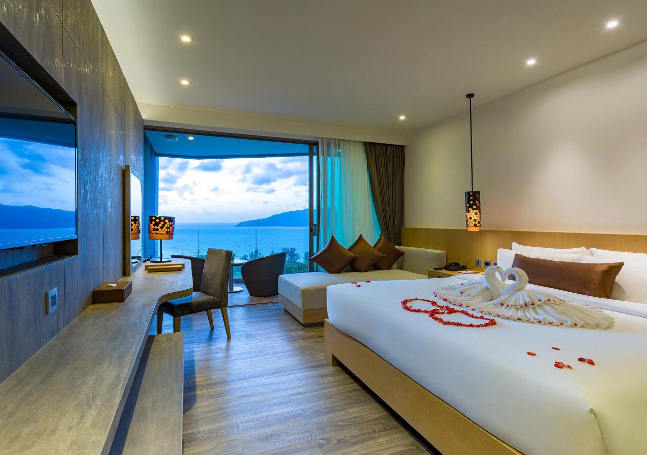 Crest Resort & Pool Villas