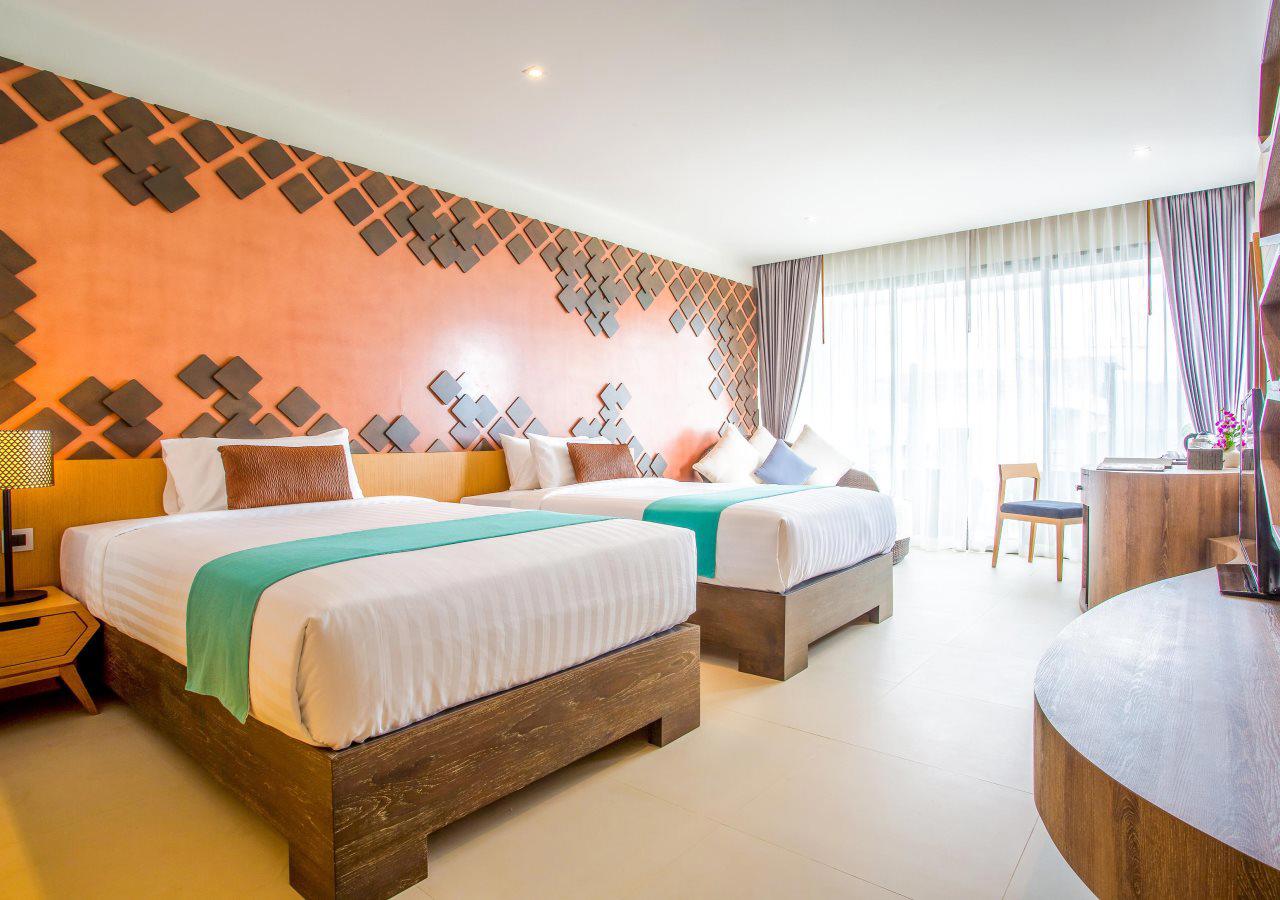 Crest Resort & Pool Villas