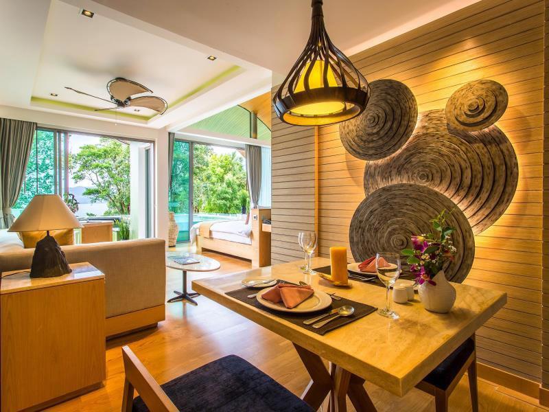 Crest Resort & Pool Villas