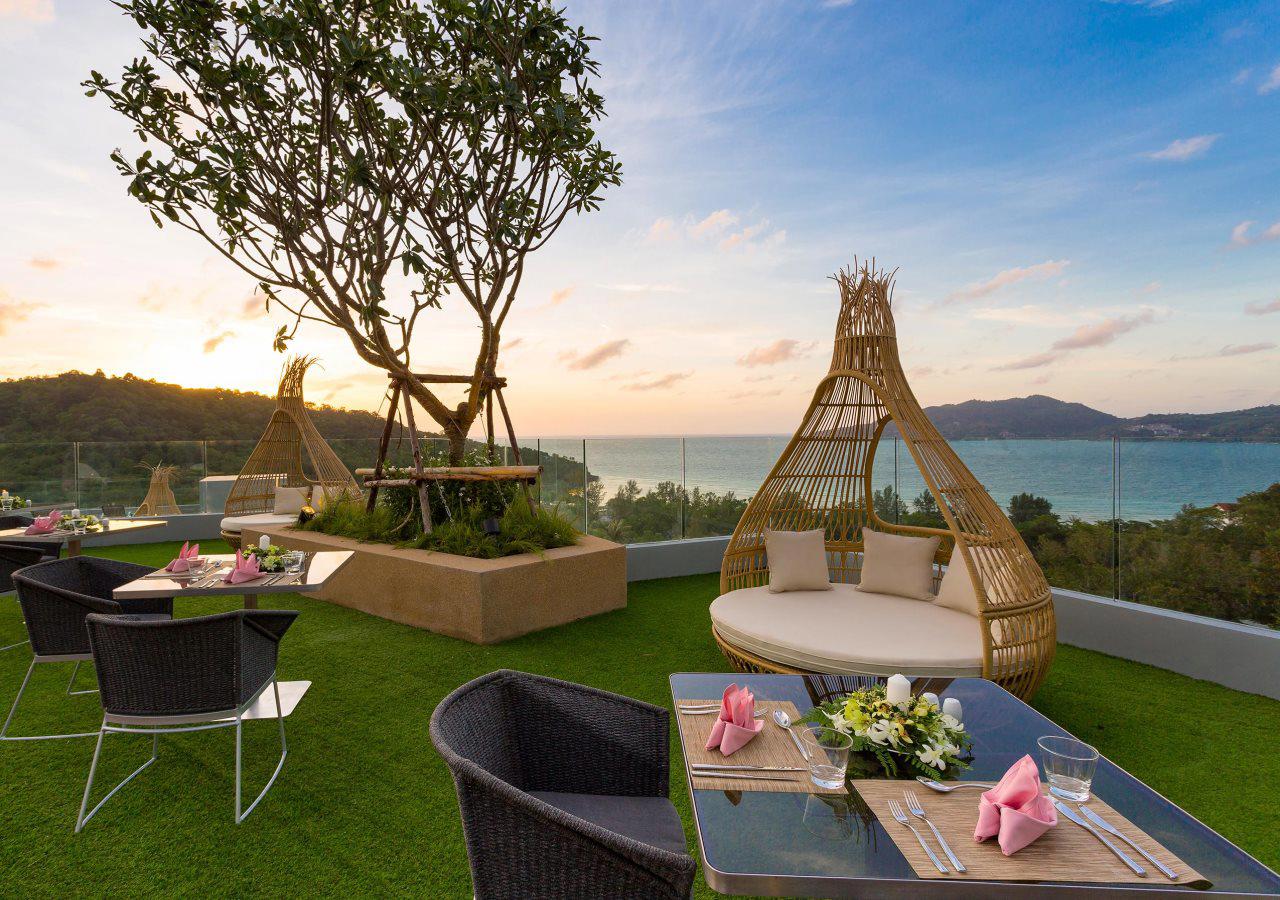 Crest Resort & Pool Villas