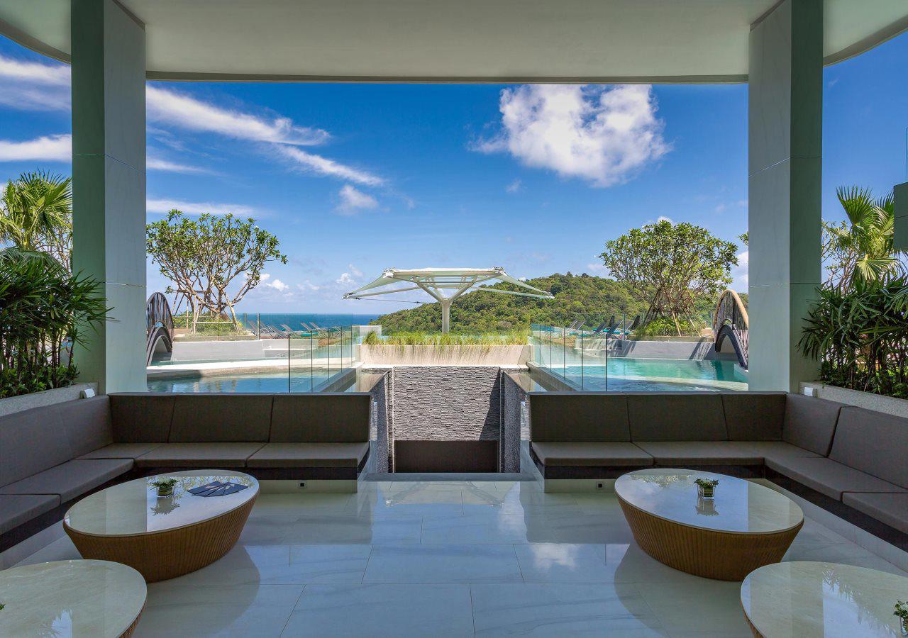 Crest Resort & Pool Villas